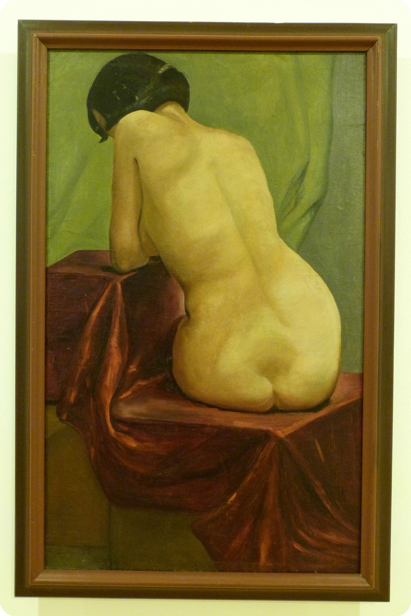 Cuadro de una mujer de espalda en el Museo de Arte de Bogotá