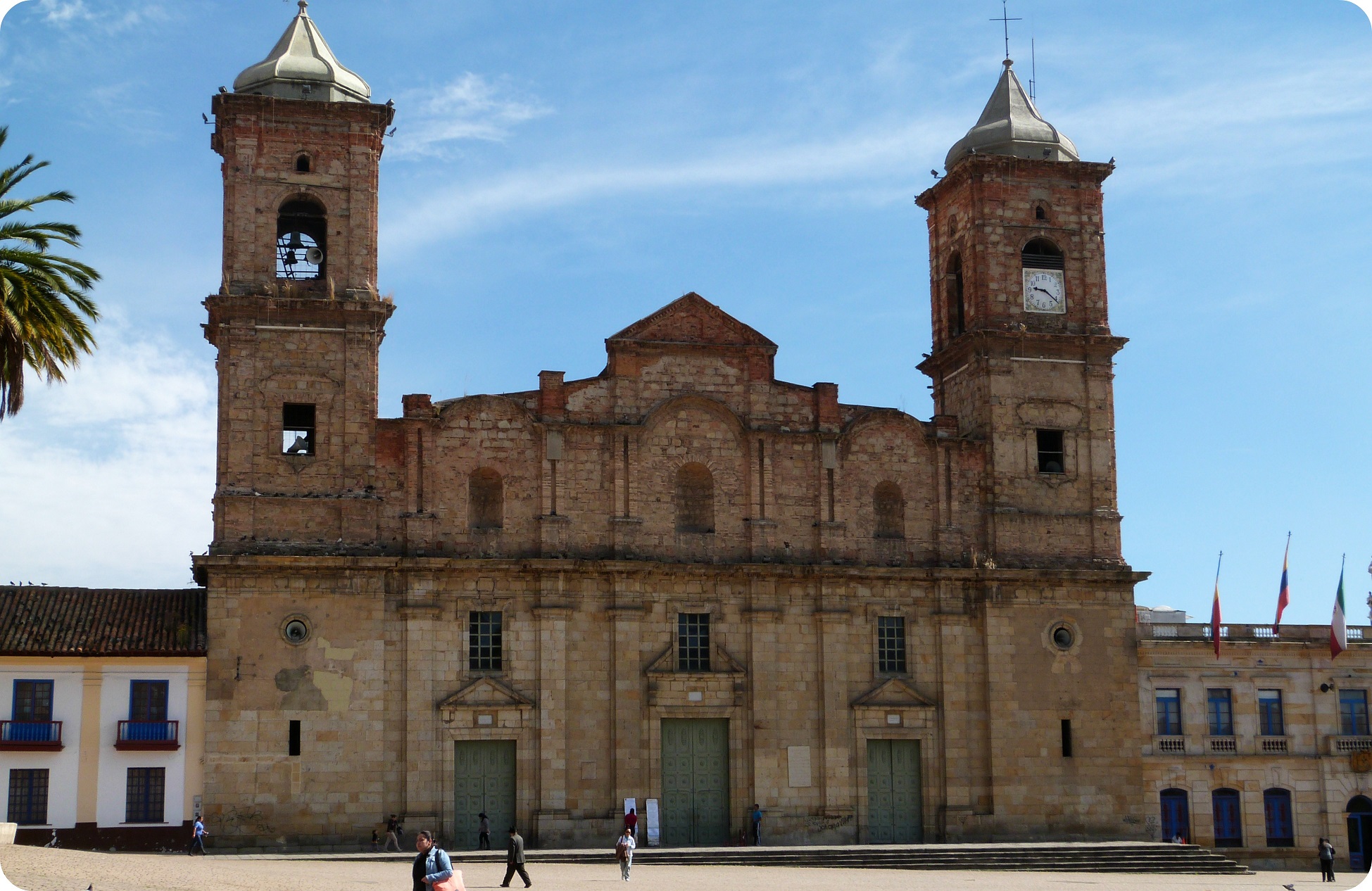 Catedral en la plaza principal de Zipaquira