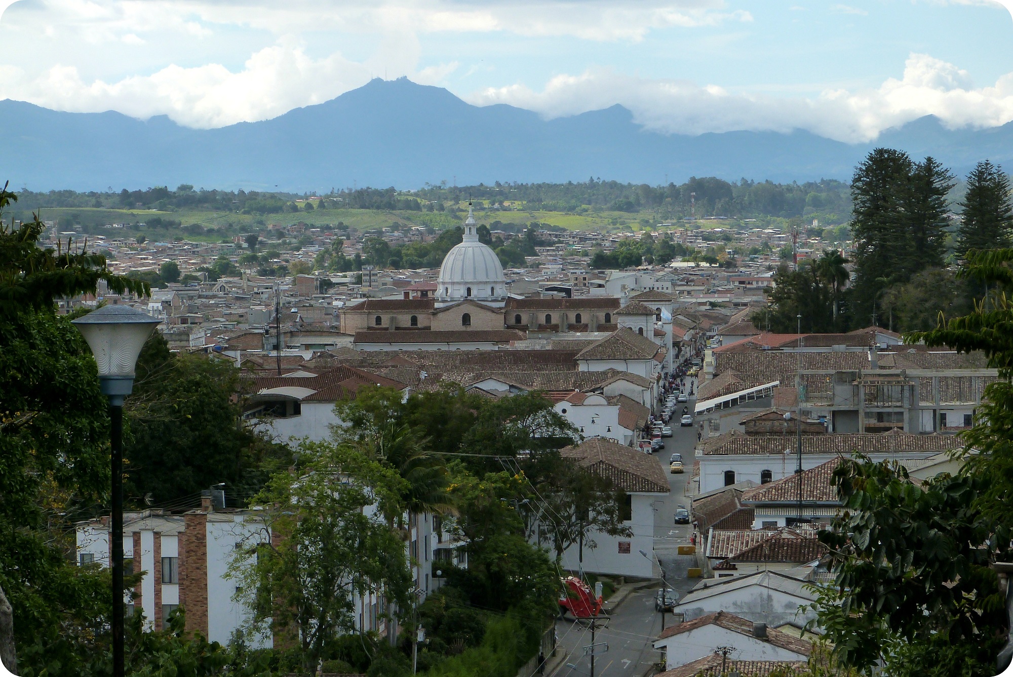 Vue sur la cathédrale de Popayán depuis Belén