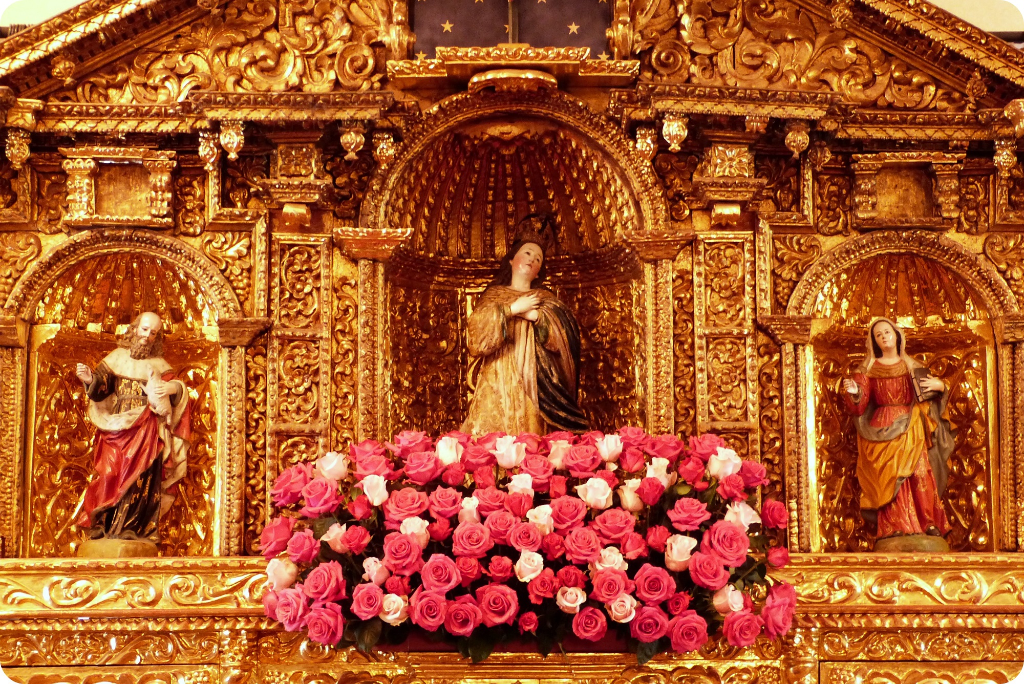 Zoom sur les fleurs de la chapelle du Palacio Presidencial de Quito