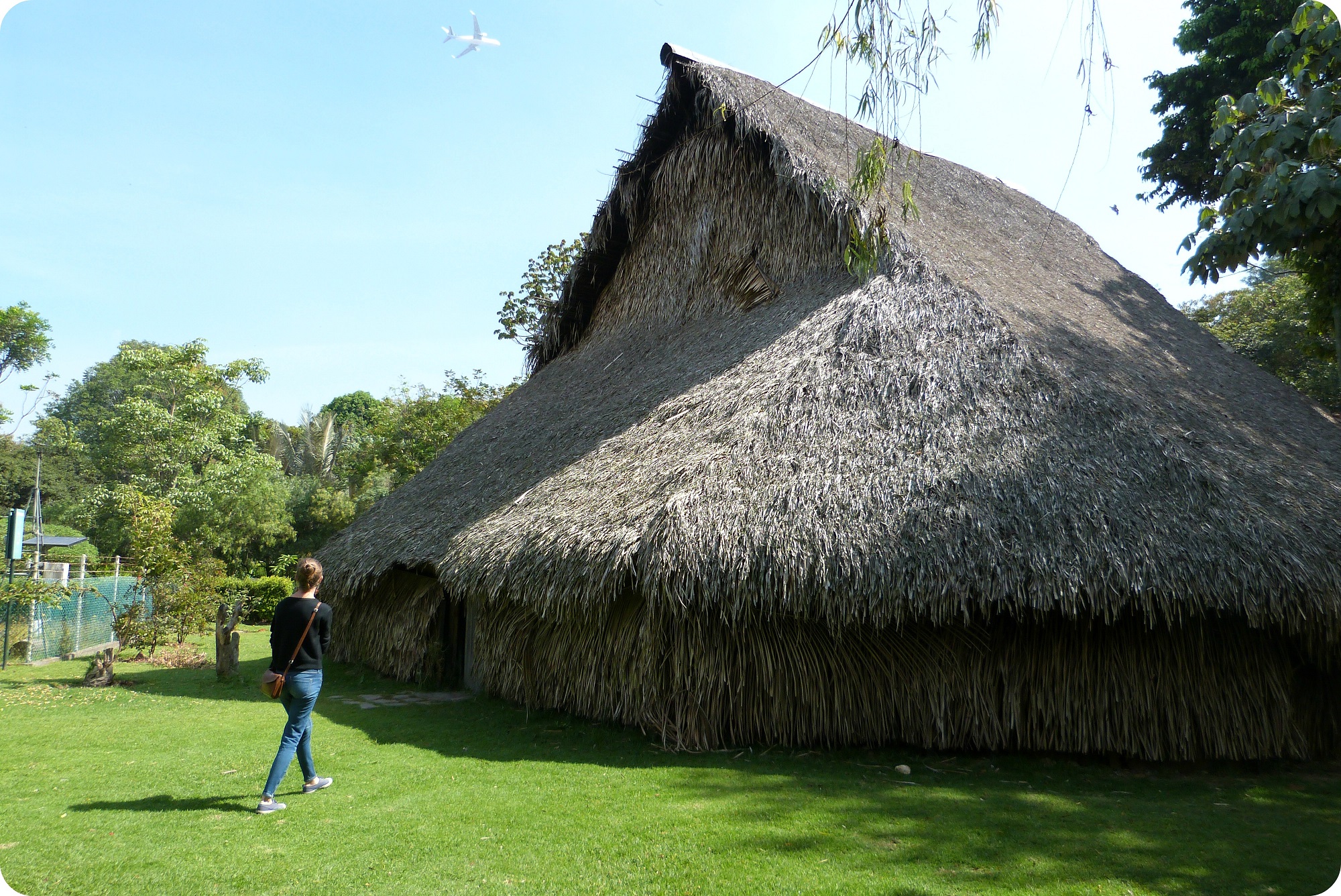 Maloca reconstituée au jardín botánico de Bogotá